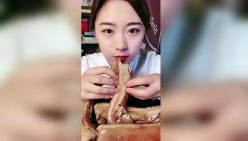 娱乐吃瓜酱 世代创伤,娱乐吃瓜酱下的心灵伤痕